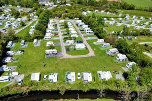 Bryn Gloch Caravan and Camping Park in Eryri