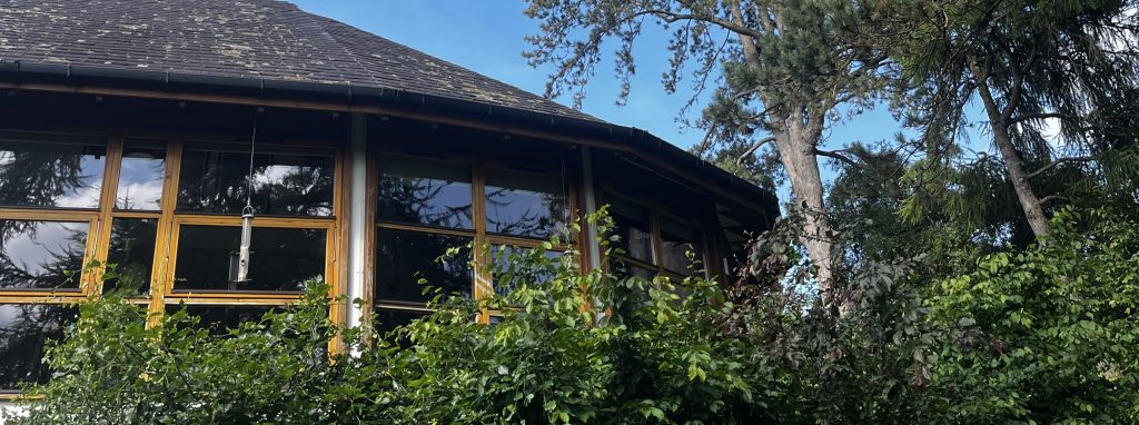 Exterior of Caban Café in Brynrefail